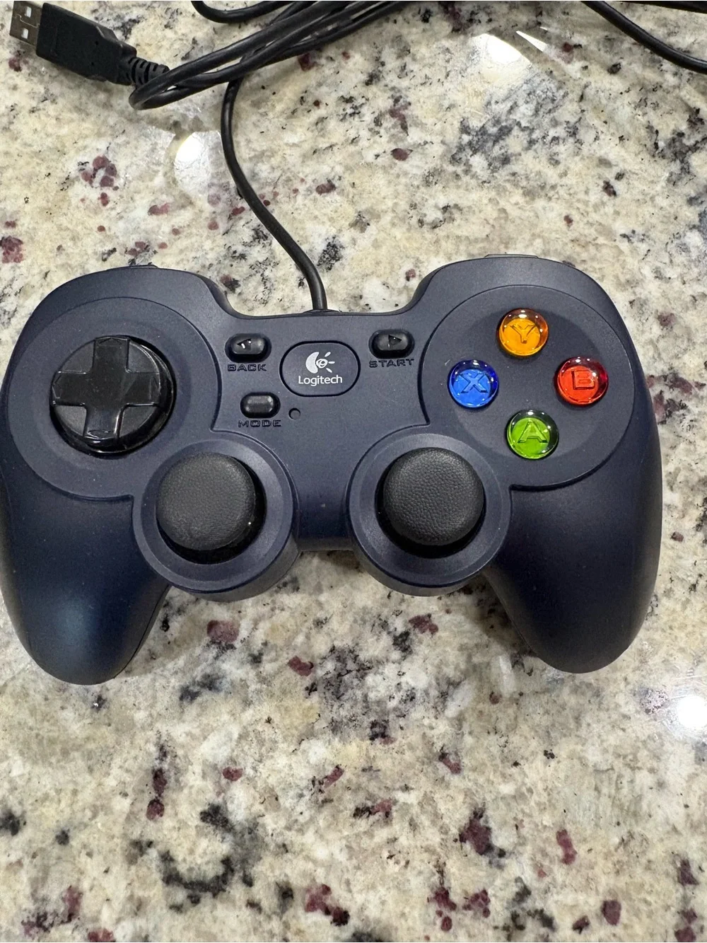 Logitech Gamepad F310 Wired controller P/N 840-000058 Good Working Condition